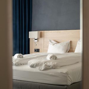 Breeze Hotel Victoria - Self-Service